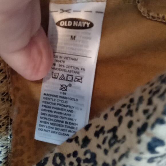 Old Navy Animal print size Medium leggings. - Picture 2 of 8